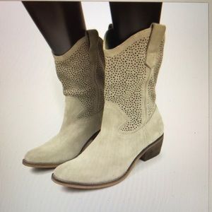 BCBGeneration Sand Cowboy Boots